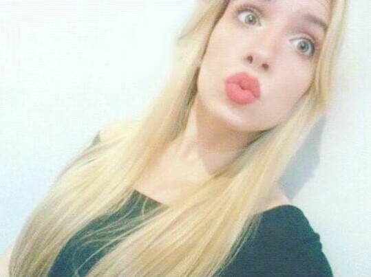 Melany - ID: 111840