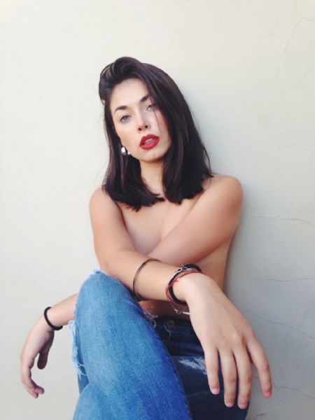 Daiana - ID: 143068