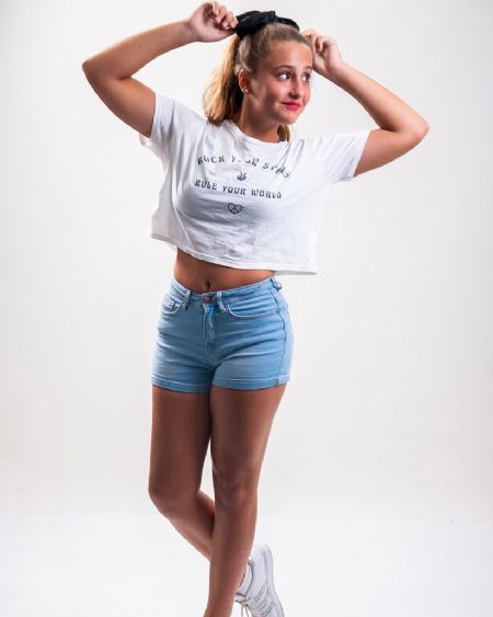 Juanita - ID: 191335 - 464429