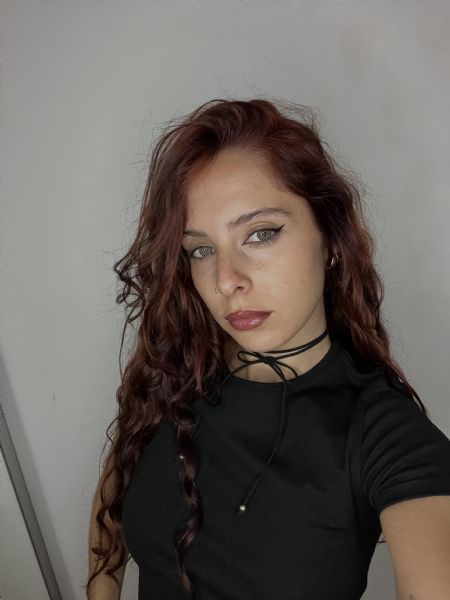 Abril - ID: 195444 - 738973