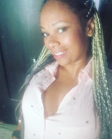 Elizabeth - ID: 214779