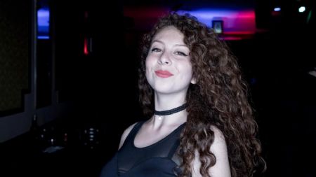 Nadia - ID: 271791