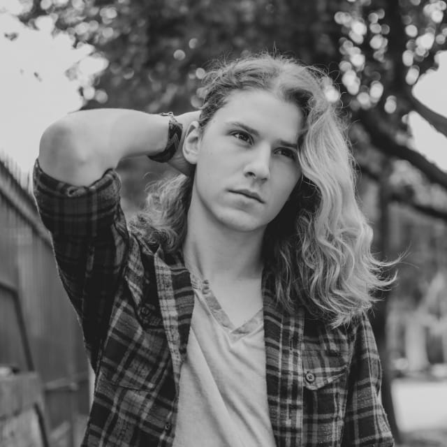 Alejandro - ID: 279705