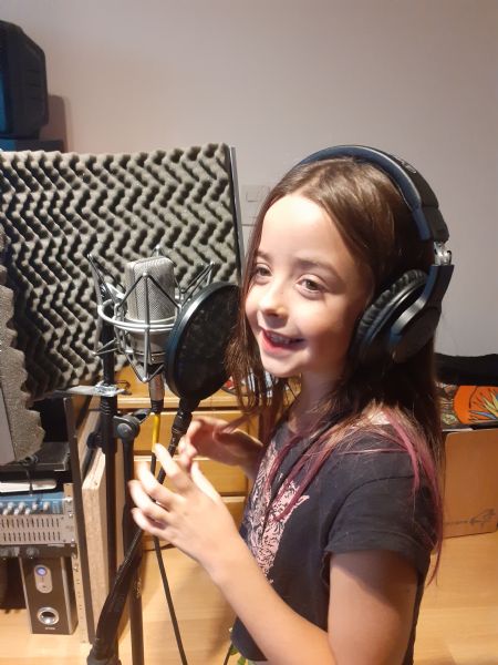 Abril - ID: 323069