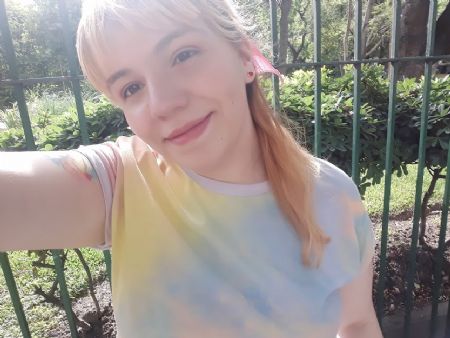 camila - ID: 327935