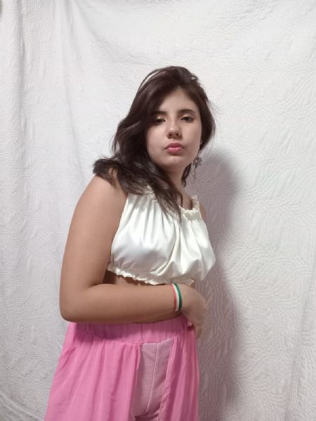 Luciana - ID: 364671