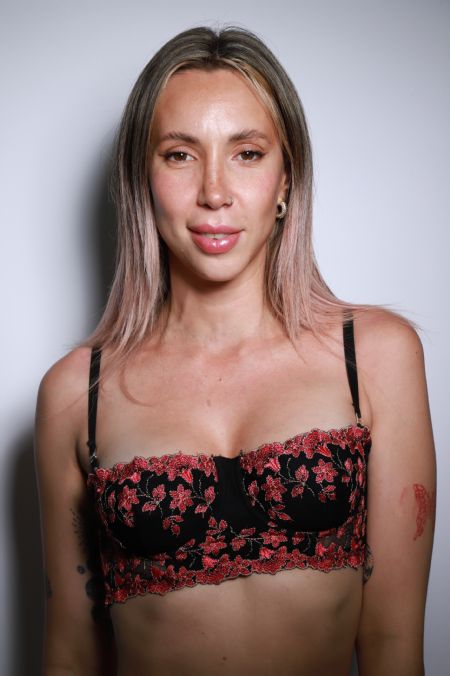 Victoria - ID: 369933