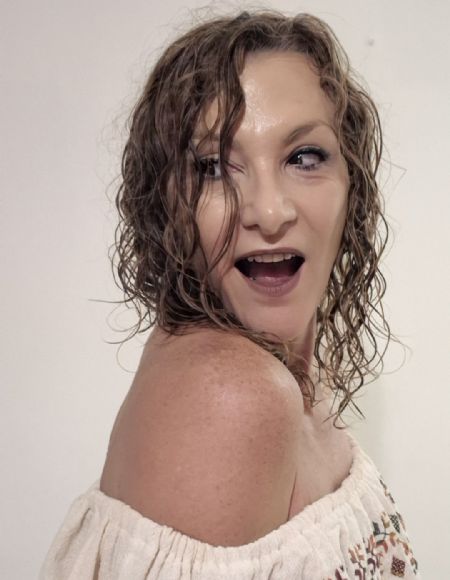 Claudia - ID: 376893 - 741940