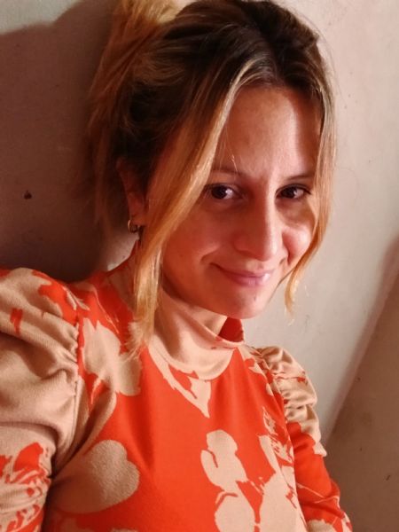 Nadia - ID: 402121