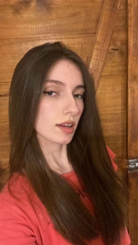 Carolina  - ID: 404815