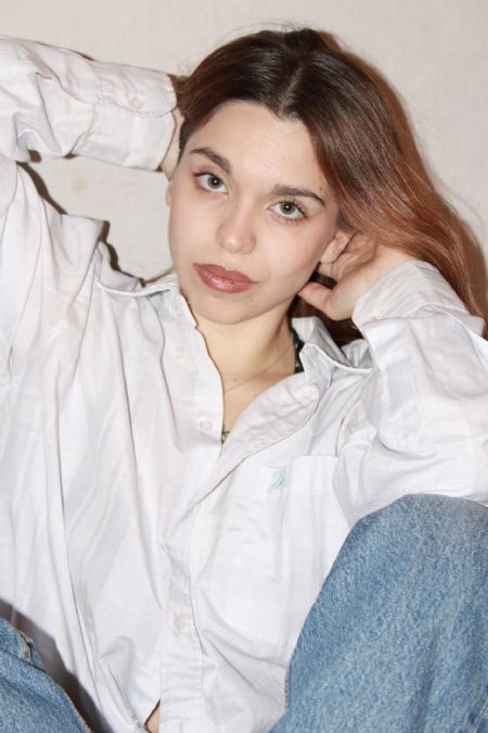 Sara - ID: 415380 - 745342