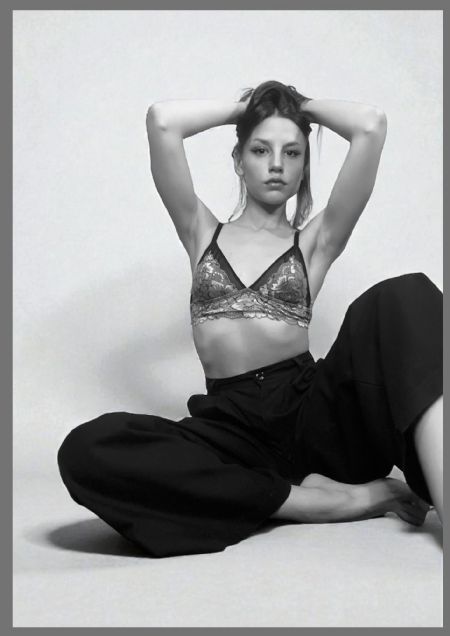 Cecilia - ID: 585167