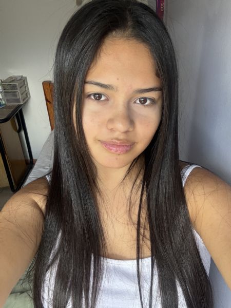 Luciana - ID: 585710
